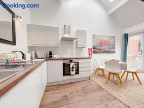Stylish Loft in Stockport - Free Parking - 10 min to Manchester - Flat 1 - Image 4