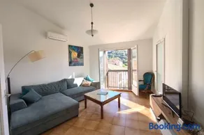 Bright apartment with two bedrooms in Ajaccio - Image 1