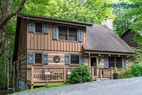 Creekside Cabin - Seven Devils,NC - Pet-Friendly, Close to Skiing & Hiking, and the Apline Coaster! - Image 1
