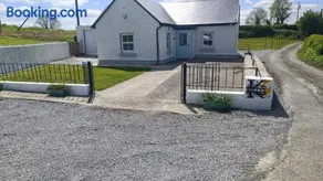 Kelly's Country Cottage - Image 1