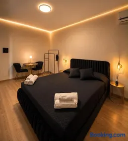 Le Charme Luxury Suite - Image 2