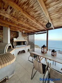 VL Luxury Villa - Image 1