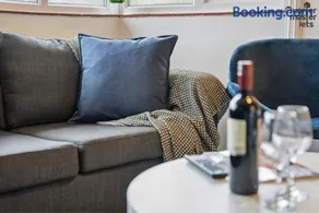 2 Bedroom Bungalow with Parking that Sleeps 6 - Image 4