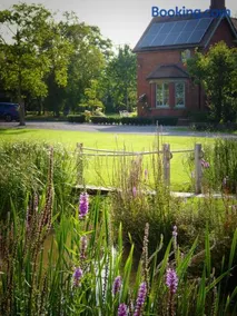 Walwyn Court Barns - Image 1
