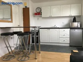Hill View Apartment - Image 2