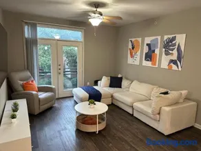 Spacious 1400sf 3bed 2bath Apartment - Image 1