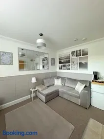 Contemporary Urban Retreat in Central Reading - Image 3