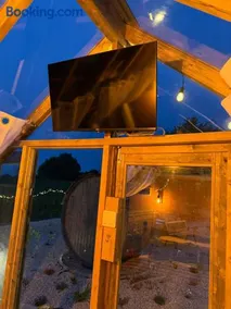 Verrière insolite avec jacuzzi et sauna - Image 4