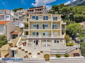 Villa King Apartments - Image 2