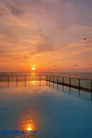 Luxury Seaview Penthouse with Private Balcony in dehiwala - Image 1