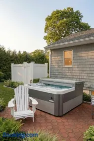 Hamptons 4BR Oasis with Heated Pool, Hot Tub and Beach - Image 2
