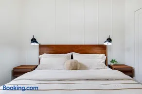 Magnolia Retreat King bed Workspace AC - Image 3