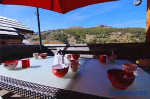 Chalet with Ski Slope Views, Jacuzzi & Cinema Room - Image 4