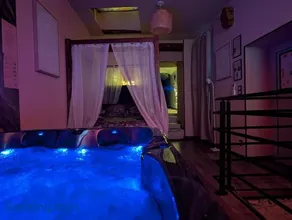 Loveroom Romantique avec Spa et Secret Room - A proximité des Lacs - La Mure - Image 2
