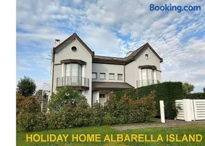HOLIDAY HOME ALBARELLA ISLAND - Image 1