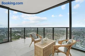Modern 2BR with City Views & Pool Near Parramatta - Image 3