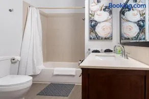 Bedroom in Corso Italia Neighborhood - Image 3