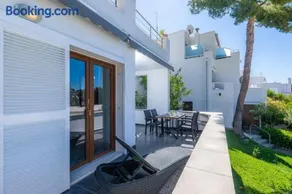 Beach Apartment 11 - Image 5