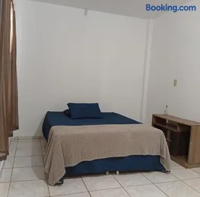 2-bedroom apartment, great location, Pet Friendly - Image 1