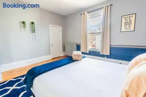 3BDR 2BA Downtown Salem with Parking - Image 3