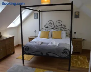 The Farmhouse at Williamscraig Holiday Cottages - Image 5
