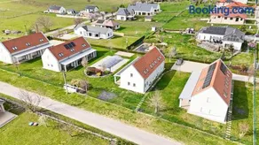 Pool & Park Balaton Apartment - Biro Tours Nr 122 - Image 2