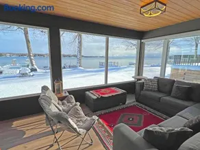 Charming Cottage on Lake Simcoe - Image 5