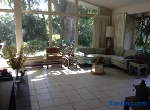 Charming Bedroom with Private Bathroom - Image 3