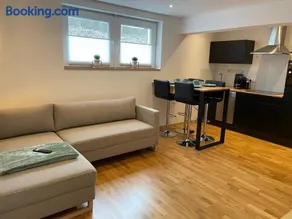 1,5-Zimmer, Top ausgestattet, 4 Pers, Souterrain, Self Check-in, Parkplatz, Netflix & Amazon Prime - Image 3
