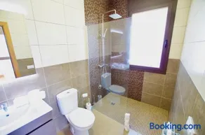 V&V LLORET VILLA MARIE Lujosa casa con servicios de alta calidad Ascensor mesa ping pong billar piscina privada aire acondicionado - Image 1