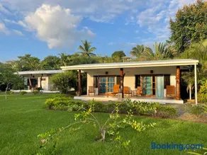 Salvatierra Beachfront Hotel - Image 2