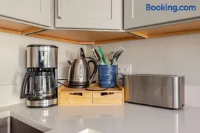 Kirkwood Studio Full Kitchen & Meadow Balcony - Image 3