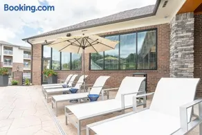 Overlook 5001I Luxury Accommodations I Pool - Image 4