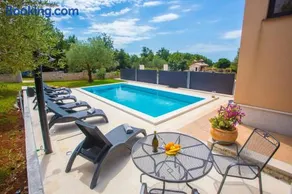Three-Bedroom Apartment Mir with Private Infinity Pool - Image 3