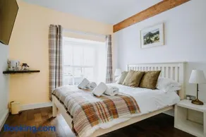 The Greyhound Inn Warslow - Image 3
