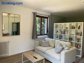 Maison cosy avec extérieur et parking - Image 3