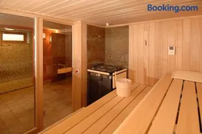 Chalet Panorama - Image 1