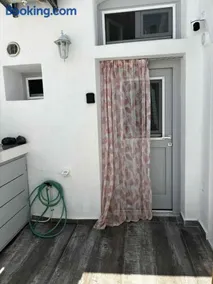 Nikos White Cave In Emporio - Image 2