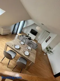 Alexander Home with parking and terrace - Image 4