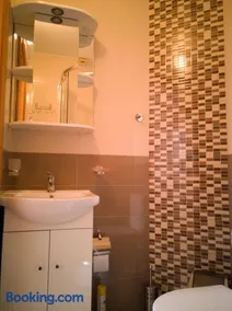 Viktoras Apartments - Image 4