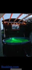 Four seasons Shepard hut with wood fuel hot tub Country retreat wood can be supplied for extra - Image 2