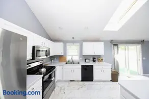 Newly Furnished 4Bedroom Home Near Worcester Airport - Image 4
