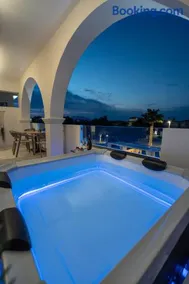 Mamfredas Suites - Image 1