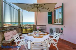 Appartamento vista mare in villa - Image 1