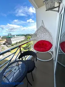 Deluxe room with king bed and Balcony at Kandi Palace - Image 2