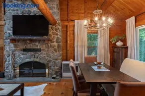 Look to the Mountains: Gunstock Acres Log Cabin - Image 2