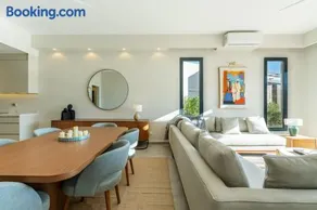 Modern luxury villa in SomaBay - Image 4