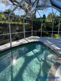 Florida house, 4br 2bt with private pool oasis - Image 3