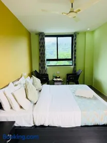 Hill Nest Premium Rooms By STAYVA - Image 4