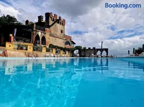 Resort Villa with private Jacuzzi - Image 1